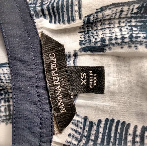 Banana Republic Sheer V-neck Blouse XS - Picture 6 of 7